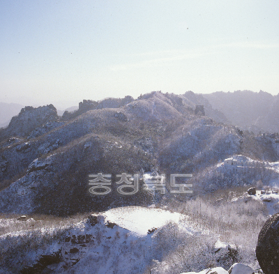 속리산 겨울산 전경 의 사진