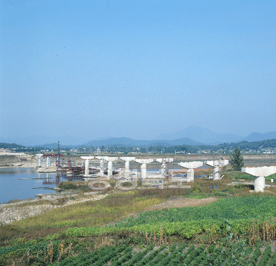 남한강 대교공사 의 사진