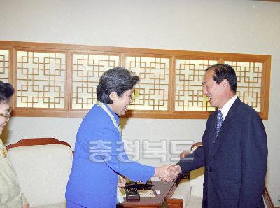 한국 걸스카우트 연맹 총재 조선현 내방 사진