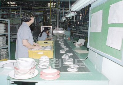 한국도자기 공장 의 사진