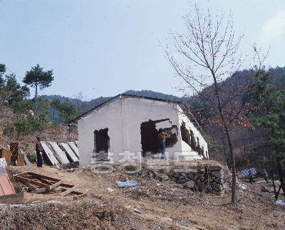 산림내 불법건물 철거 의 사진