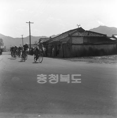 서울-부산 자전차 경기 대회 사진