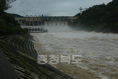 추병직 건교부장관과 충주댐 방류현장 방문 의 사진