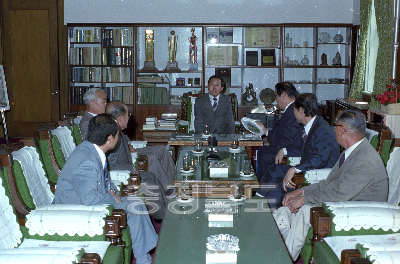 일본인 지사예방 사진