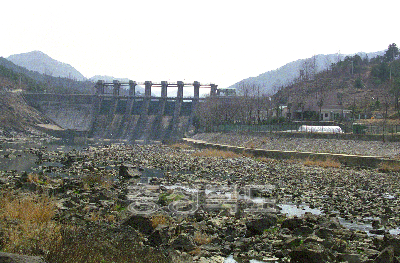 괴산 칠성 사곡리 칠성댐 수력발전소 사진