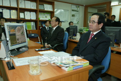 행정자치부장관 정보화마을 방문 의 사진