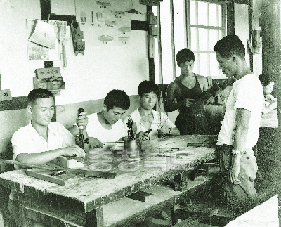 농공훈련 실습교육 1967 농촌진흥원 의 사진