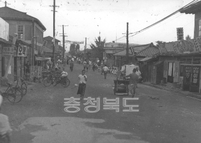 청주시 상당구 구. 석교파출소 앞 1966 의 사진