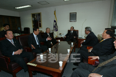 김종호전위원 사무실방문 사진