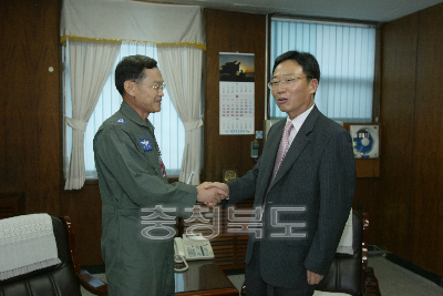 2004 추석절 군,경위문 사진