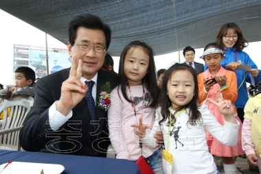 충북유아학교 그림그리기대회 의 사진