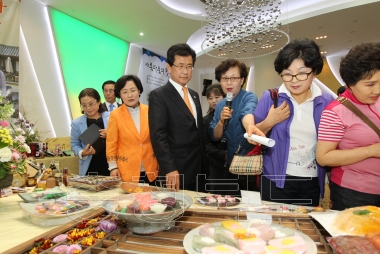 충북의 맛 아름다운 음식 전시회 의 사진