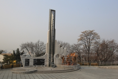 삼일공원 기념탑 및 동상 사진 의 사진