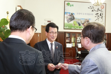 동남아 한국식품수입상 연합회장 예방 의 사진