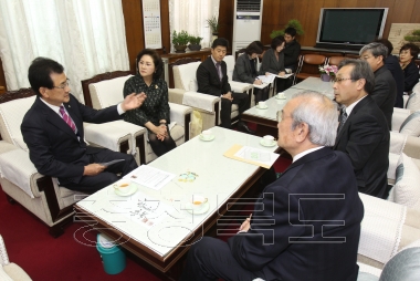 재일관동 충북도민회 임원 접견 의 사진