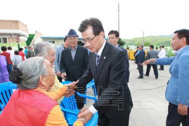 충북 이동식 농업종합병원 개소식 의 사진