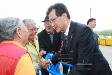 충북 이동식 농업종합병원 개소식 의 사진