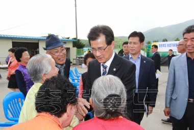 충북 이동식 농업종합병원 개소식 의 사진