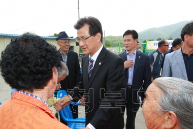 충북 이동식 농업종합병원 개소식 의 사진