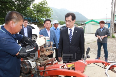 충북 이동식 농업종합병원 개소식 의 사진