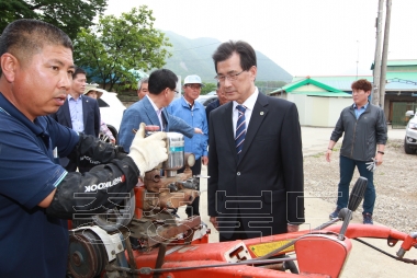 충북 이동식 농업종합병원 개소식 의 사진