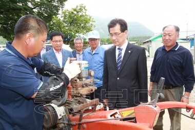 충북 이동식 농업종합병원 개소식 의 사진