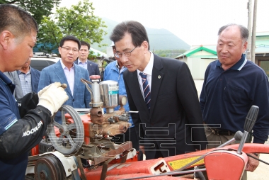 충북 이동식 농업종합병원 개소식 의 사진