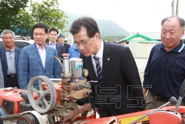 충북 이동식 농업종합병원 개소식 의 사진