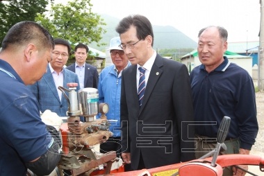 충북 이동식 농업종합병원 개소식 의 사진