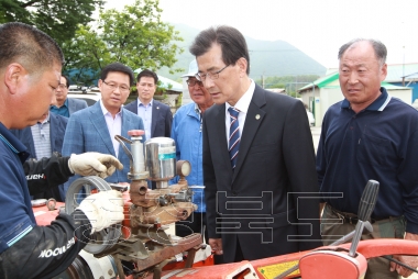 충북 이동식 농업종합병원 개소식 의 사진