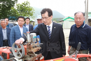 충북 이동식 농업종합병원 개소식 의 사진