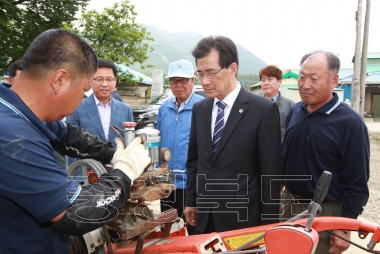 충북 이동식 농업종합병원 개소식 의 사진