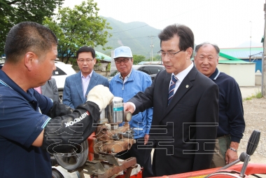 충북 이동식 농업종합병원 개소식 의 사진