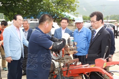 충북 이동식 농업종합병원 개소식 의 사진