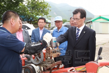 충북 이동식 농업종합병원 개소식 의 사진