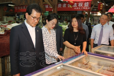 중국출장 재래시장방문 의 사진