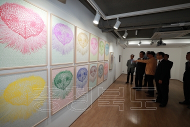 충북-뉴욕 국제미술교류 전시회 개막식 의 사진