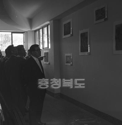 서울신문사 주최 파스텔화 시상식 의 사진
