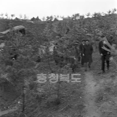 김효영 도지사 및 도내유지 향로방위군 위문 의 사진