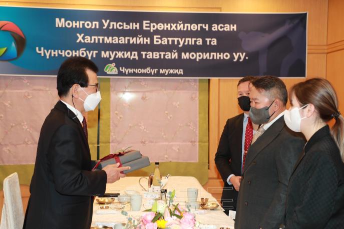 바톨가 할트마 몽골 전 대통령 만찬 간담회 의 사진