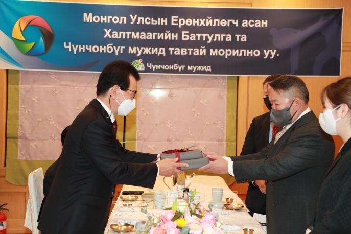 바톨가 할트마 몽골 전 대통령 만찬 간담회 의 사진