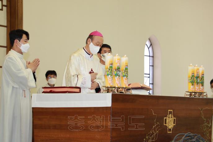 천주교 청주교구 부활절 미사 의 사진