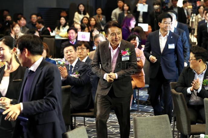 20241022 - 제18회 충청북도 기업인의 날 행사(메리다웨딩컨벤션 도지사) 사진