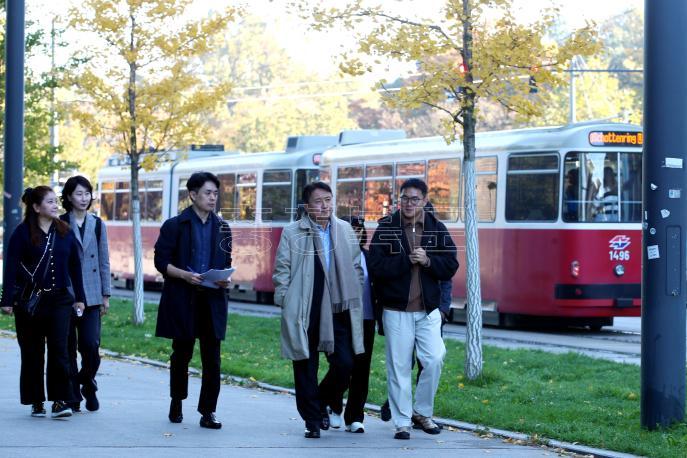 20241029 - 비엔나 중앙역 시찰(비엔나 도지사) 사진