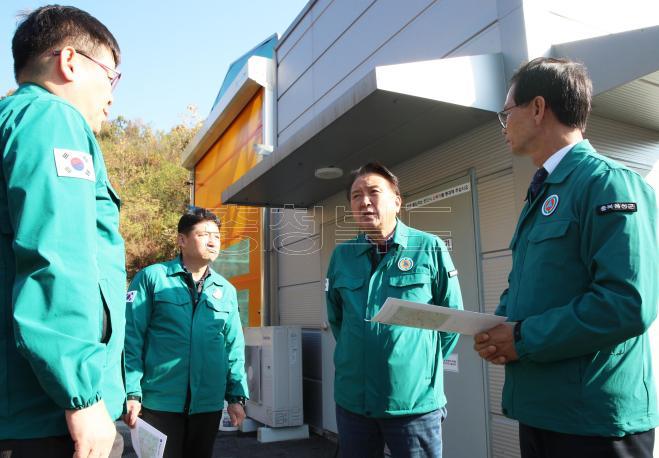 20241109 - 고병원성 AI 발생관련 음성군 현장점검(음성군 거점서독시설 도지사) 사진