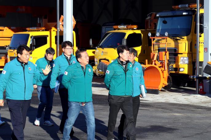 20241222 - 도로 재설대책 추진상황 현장점검(도로관리사업소 도지사) 사진