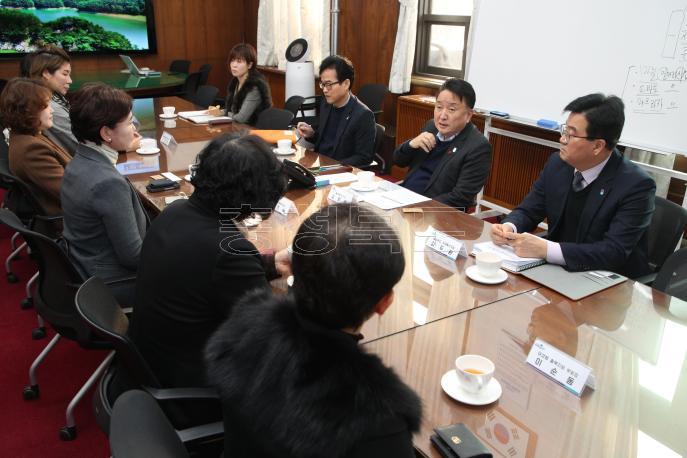 20250121 - 한국여성경제인협회 충북지회 신임 임원단 접견(여는마당 도지사) 사진