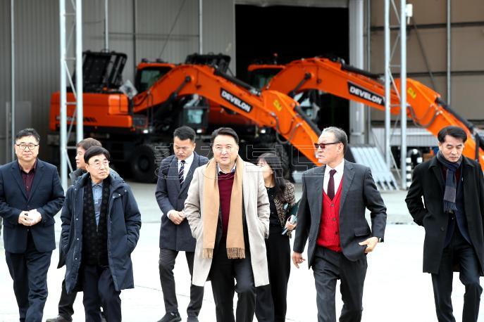 20250305 - 지역 출향기업 선진전공 방문(충남 천안 도지사) 사진