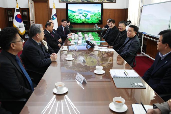 20250311 - 도 시군 기업인협의회 회장단 접견(여는마당 도지사) 사진