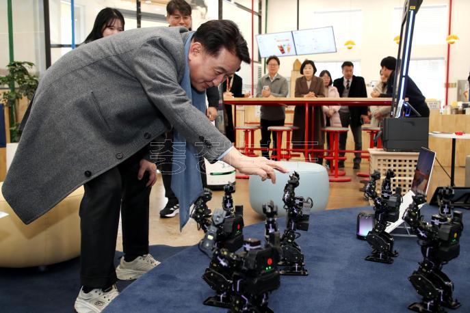 20250318 - 충북 SW미래채움 홍보 현장 방문(산업장려관 도지사) 사진